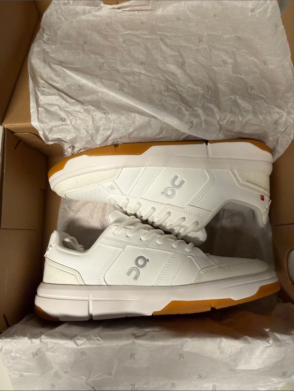 On Running Men’s Sneakers in White with Gum Sole